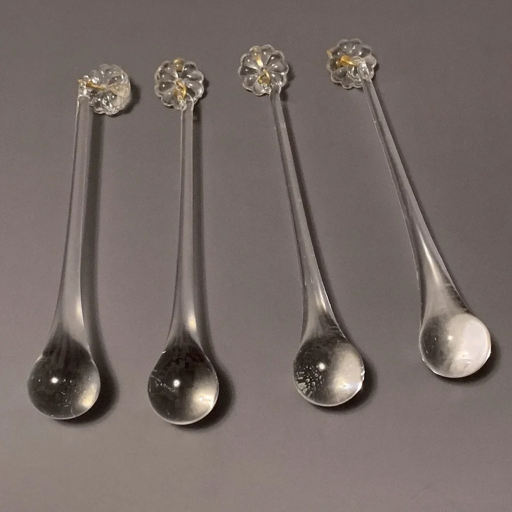 Vtg 4 pcs Clear Glass Teardrop Crystal Chandelier Replacement with Flower Daisy